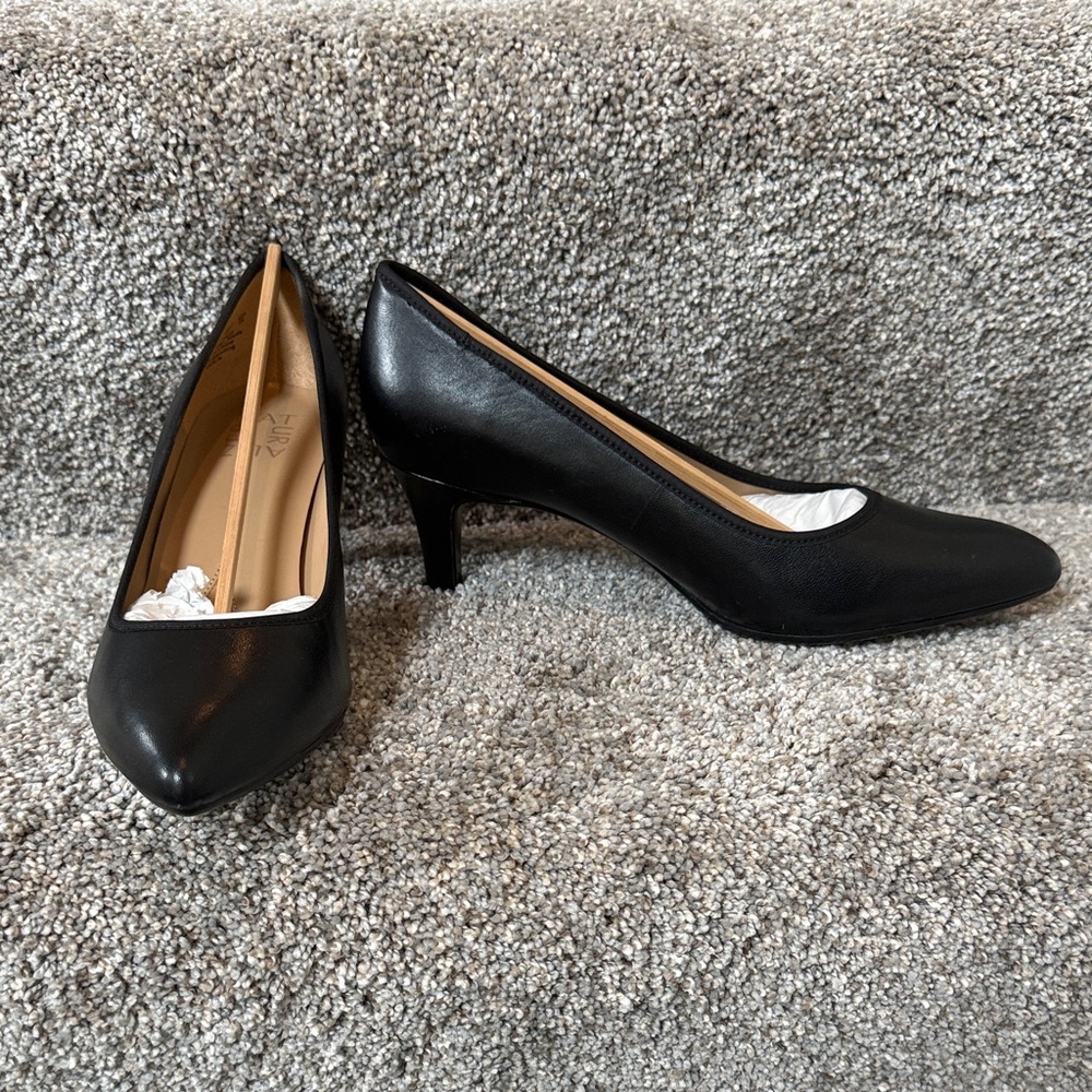 Naturalizer “Oden” Elegant Black Leather Heels